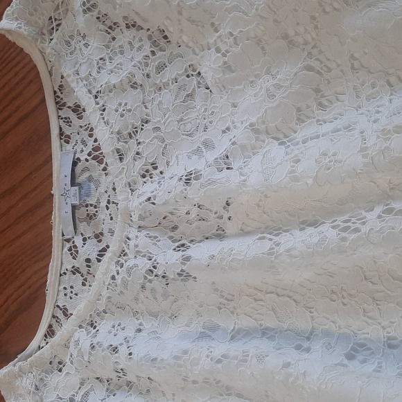 Fever lacey overlay top with ruffled arms size large - Picture 9 of 16